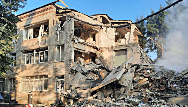 L'ennemi a lancé une frappe aérienne sur Kharkiv : une école détruite