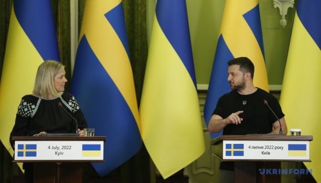 Zelensky meets with Swedish PM in Kyiv