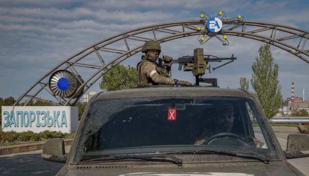 Захватчики превращают Запорожскую АЭС в военную базу – WSJ