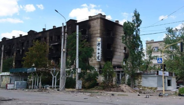 Ворог продовжує нищити цивільні об'єкти, за добу обстріляв 11 регіонів України