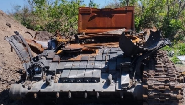 Paratroopers destroy 12 Russian tanks in eastern Ukraine