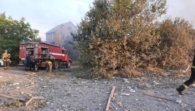 Обстрел Славянска: разрушен дом, из-под завалов достали мужчину