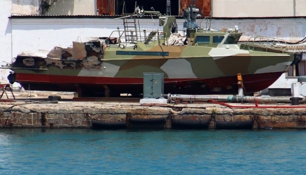 Russians tow boat damaged near Snake Island to Sevastopol