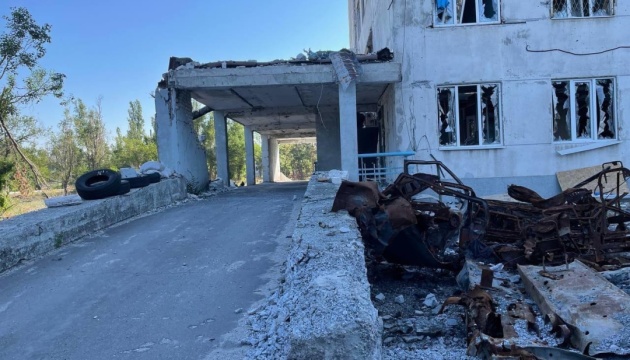 Ausgeplünderte Dörfer und Leichen auf den Straßen: Hajdaj über Situation in Region Luhansk