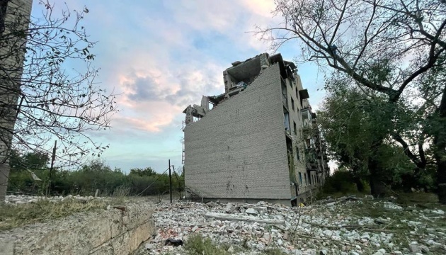 Noch bis zu 27 Menschen unter Trümmern in Tschassiw Jar vermutet - Präsidialbüro