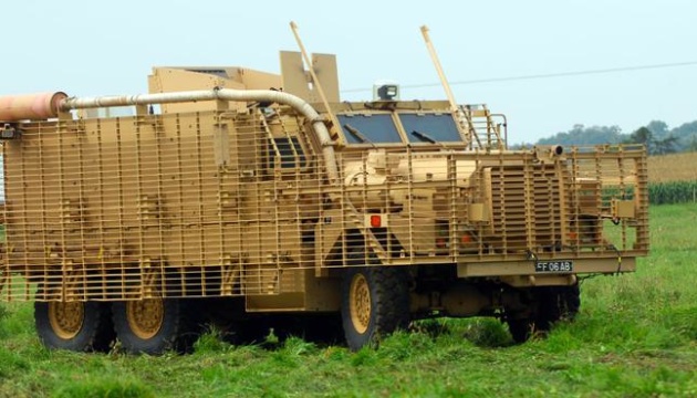 Ukrainian marines show Mastiff armored vehicles in action