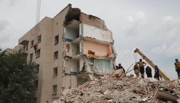 Retiran los cuerpos de 47 víctimas de los escombros en Chasiv Yar