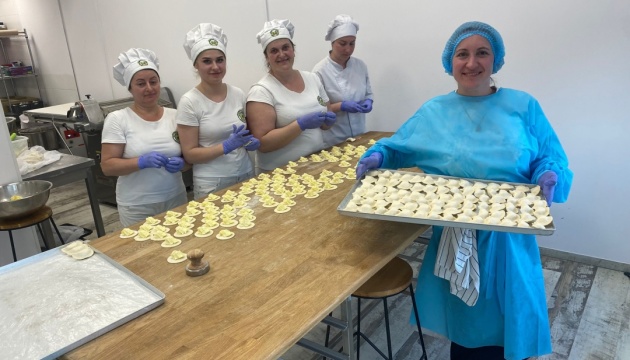 У Нідерландах українки запускають кулінарний бізнес, щоб працевлаштувати біженців з України