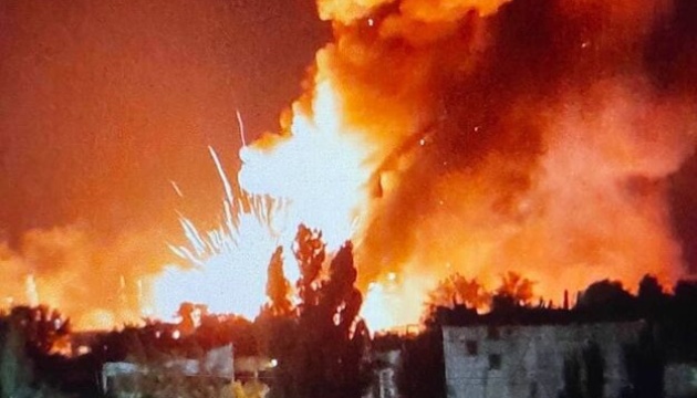 „Bawowna” w Nowej Kachowce - jak pali się i eksploduje skład z amunicją najeźdźców

