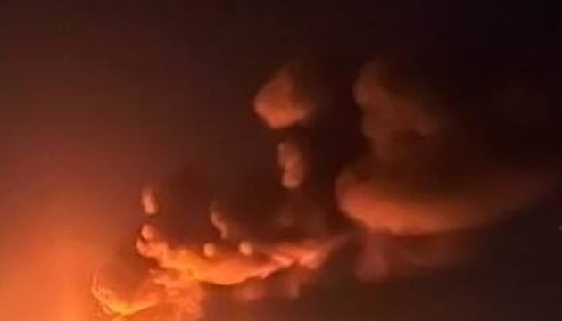 ロシア占領下ルハンシク市で爆発　住民が動画公開