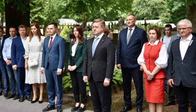Новий посол України в Польщі взяв участь у низці вшанувальних заходів