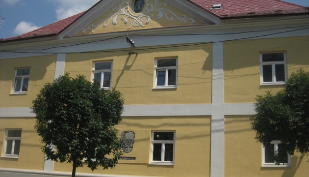 В Ужгороді перейменували музичну школу імені Чайковського