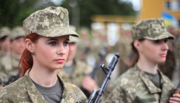 オレーナ宇大統領夫人「ウクライナ軍には４万２０００人の女性軍人がいる。１０００人は指揮官ポスト」