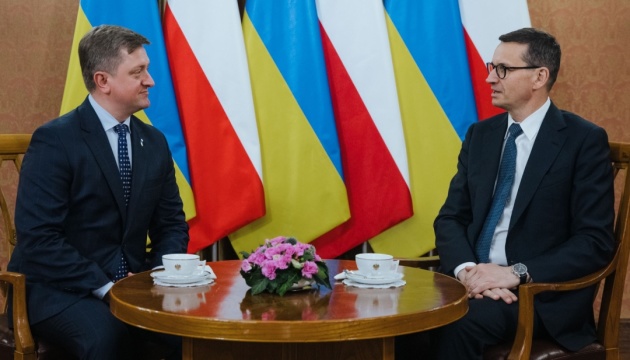 Моравецький зустрівся з новим послом України в Польщі Зваричем