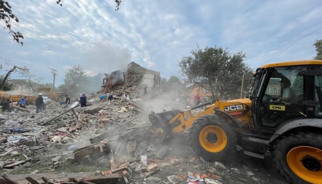 Guerre en Ukraine : trois personnes tuées dans des frappes russes sur Tchougouiv