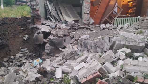 Enemy struck Sloviansk: Apartment buildings damaged, one person injured 