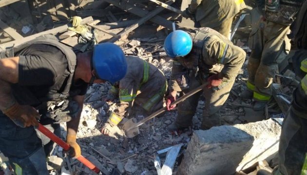 Ukraine : Six personnes tuées dans un bombardement russe à Toretsk