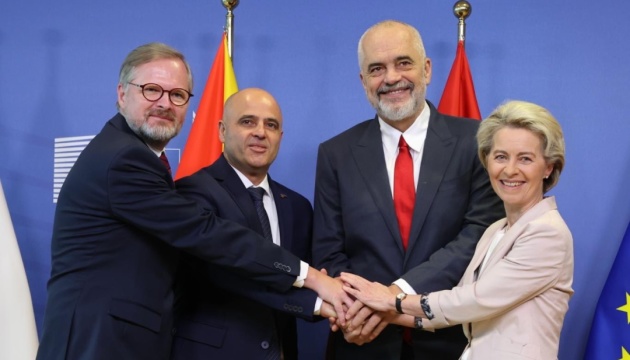 ЄС дав «зелене світло» переговорам про вступ Албанії та Північної Македонії