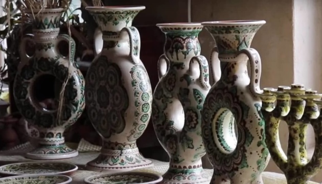 Гуцульські керамісти відновили виробництво гончарної глини, яку до війни возили зі Слов’янська