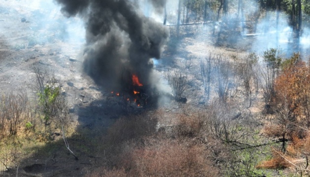 Nationalgardisten zerstören in Region Donezk russische Panzerhaubitze Msta-S 