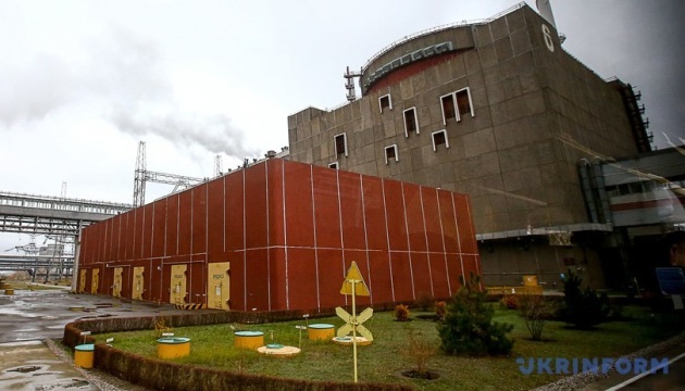 Rusos le quitan pases al personal de la central nuclear de Zaporiyia y entran en la zona de radiación de la unidad de energía 