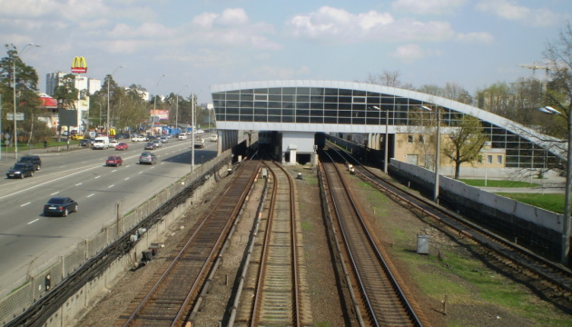 На станції метро «Дарниця» пасажир потрапив під потяг 