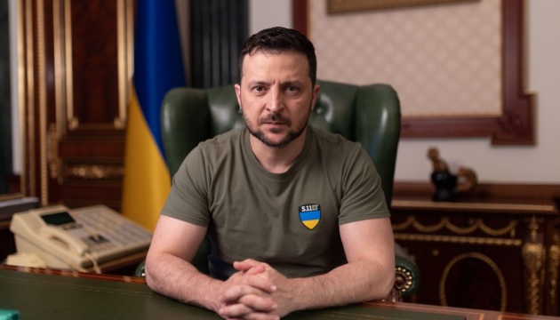 Zelensky: Es agradable escuchar de Biden que el ejército y el pueblo ucranianos inspiran al mundo entero