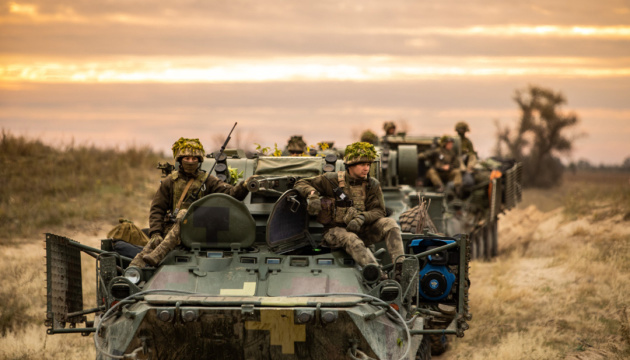 Ukrainian troops strike enemy tank platoon, command posts in south