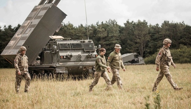 Generálny štáb ukázal, ako vojenský personál Ozbrojených síl Ukrajiny prechádza výcvikom v Británii