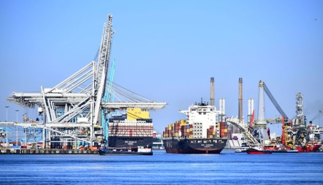 Порт Роттердама заявив про припинення контейнерних перевезень з росією
