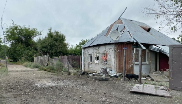 Ворог обстріляв громаду на Харківщині з артилерії та гелікоптера, загинула жінка
