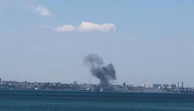 Russian missiles hit Odesa port 