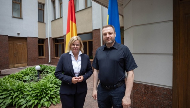 Німеччина посилить допомогу Україні у розмінуванні та розслідуванні воєнних злочинів