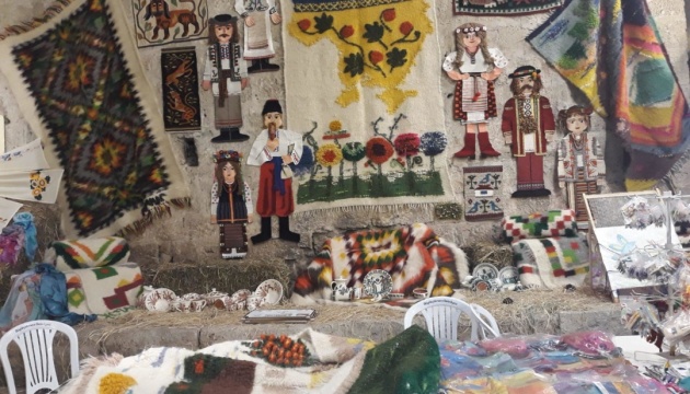 Кераміка та ткацтво: українки привезли свої витвори на мистецький фестиваль у Стамбулі