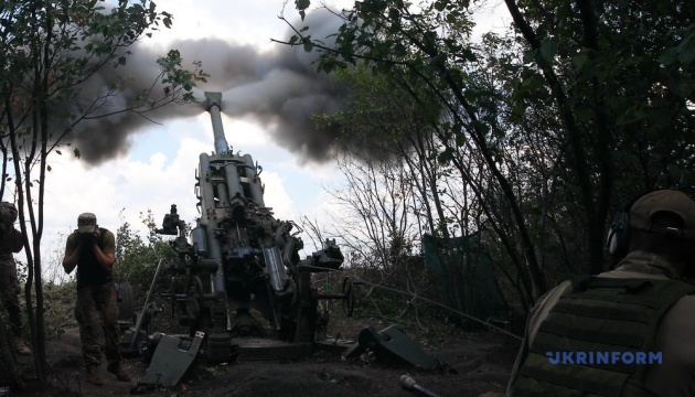 Українські воїни філігранно січуть ворога «Трьома сокирами»