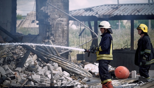 Aftermath of Russia’s shelling of Kramatorsk: Houses still smoldering