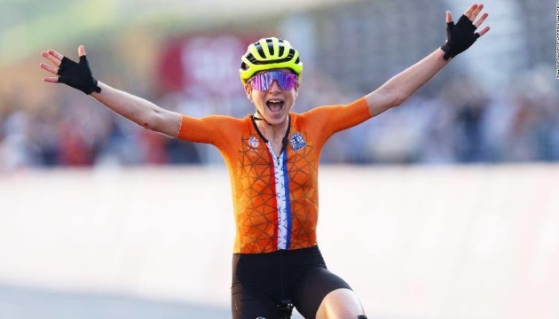 Нідерландка ван Влетен виграла перший в історії жіночий Тур де Франс