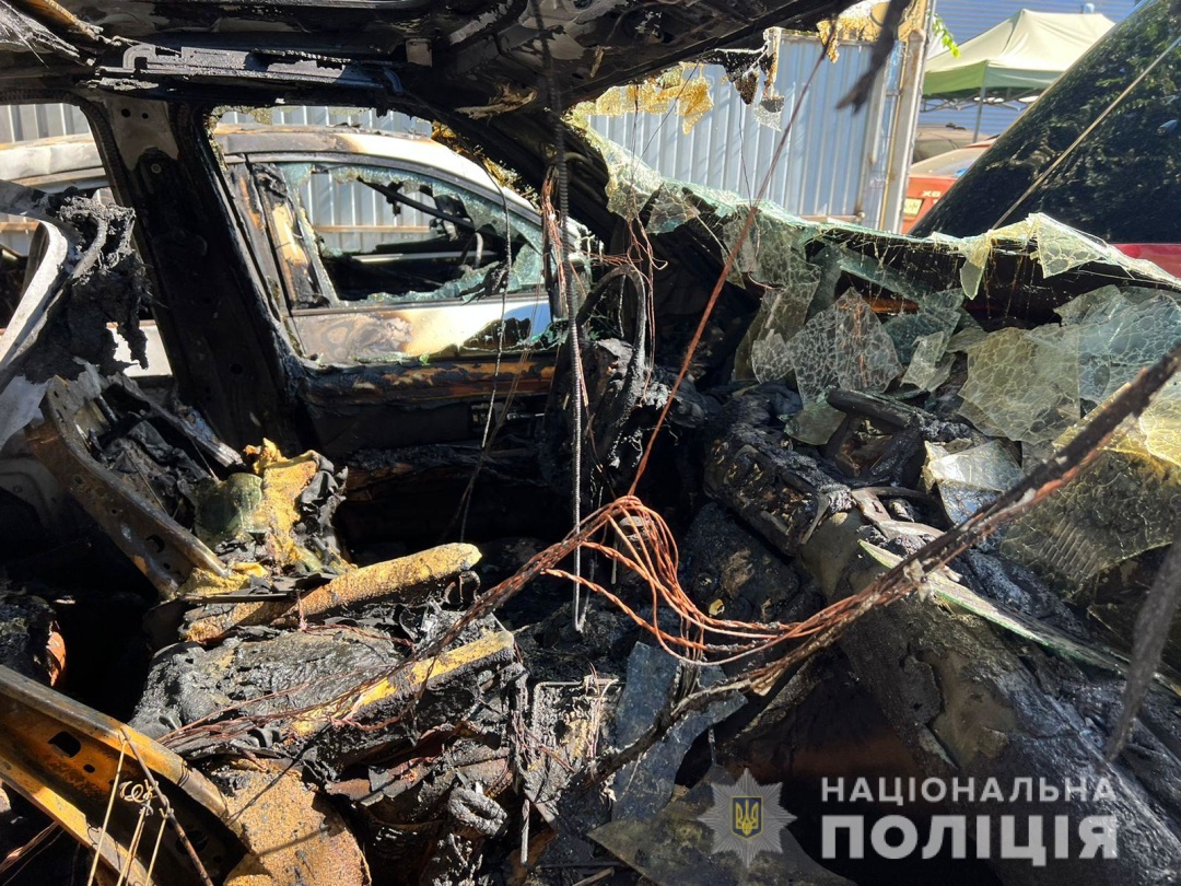 В Одесі неадекват спалив 2 волонтерських трейлера з медпрепаратами і продуктами харчування, щоб не дісталися внутрішнім біженцям (ФОТО) 7