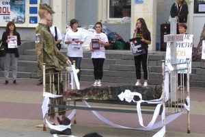 У Хмельницькому пройшла акція на підтримку військовополонених з «Азовсталі»