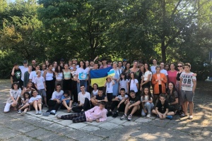 В Угорщині посол відвідала дітей, що вимушено залишили Україну
