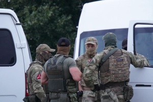 Захватчики провели обыски у семи крымских татар, троих похитили