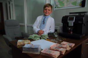 Восьмилетний мальчик из Львовщины пением собрал для ВСУ более ₴70 тысяч