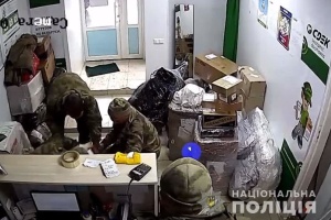 Восьми россиянам, грабившим дома в Бучанском районе, сообщили о подозрении