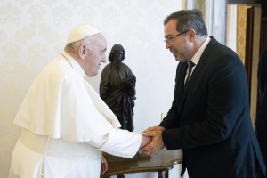 Embajador de Ucrania en el Vaticano invita al Papa Francisco a visita Bucha  