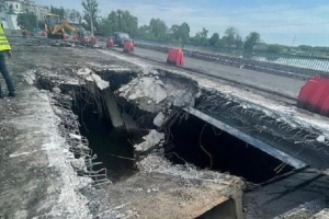 В Макарове на Киевщине отремонтировали мост через реку Здвиж