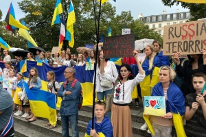 У Парижі продовжуються антиросійські акції на підтримку України