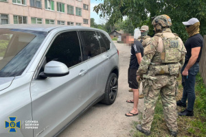 СБУ затримала ворожого агента, який «провів» російську техніку під Київ