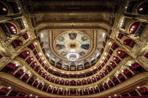 «Маскарад»: Одесская опера уже не подтанцовывает россии