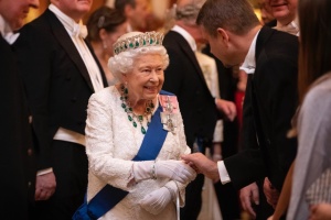 Нас читає Королева: Twitter Королівської сім’ї підписався на Укрінформ