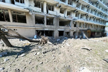 Les frappes russes ont endommagé et détruit au moins 70 habitations à Mykolaiv 